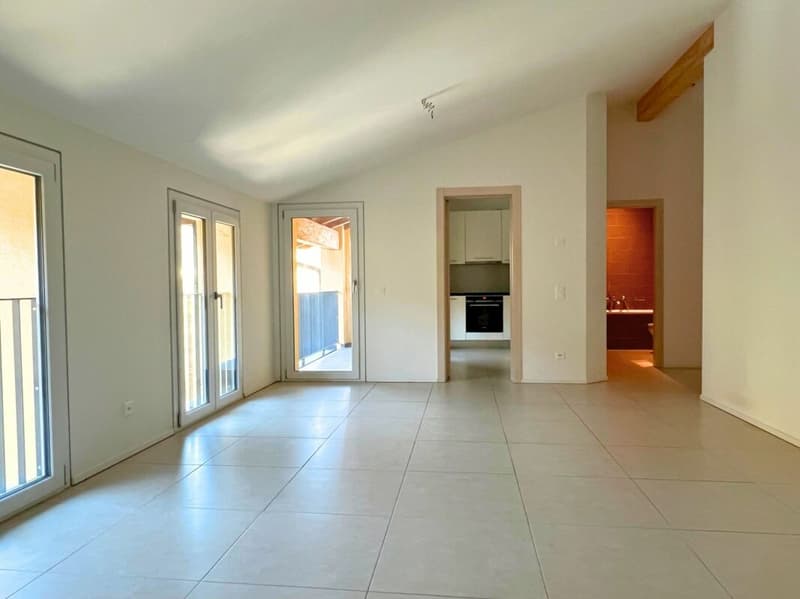Modern 3.5-room attic apartment with balcony, view and two parking spaces (3)