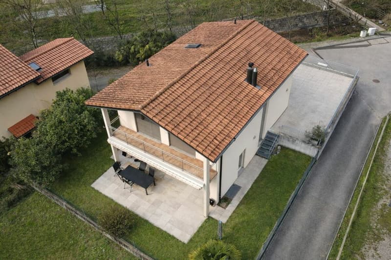 Interessantes Einfamilienhaus im Grünen, mit großem Hobbyraum/Garage und teilweisem Seeblick (20)