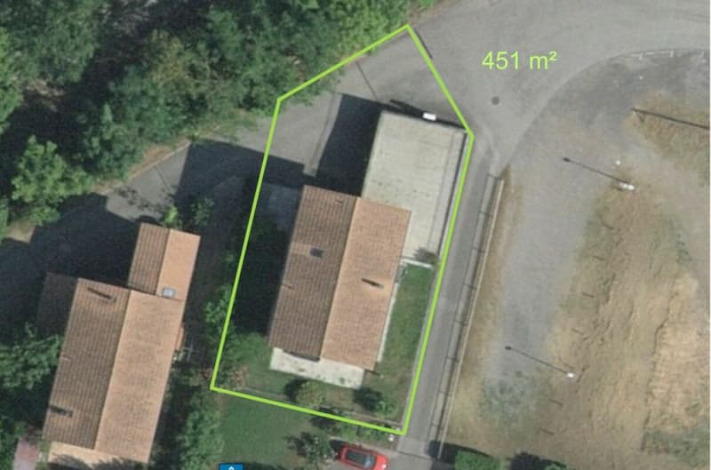 Interessantes Einfamilienhaus im Grünen, mit großem Hobbyraum/Garage und teilweisem Seeblick (21)