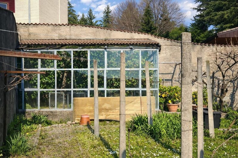 Villa élégante d'époque avec jardin et terrasses au cœur de Balerna (13)