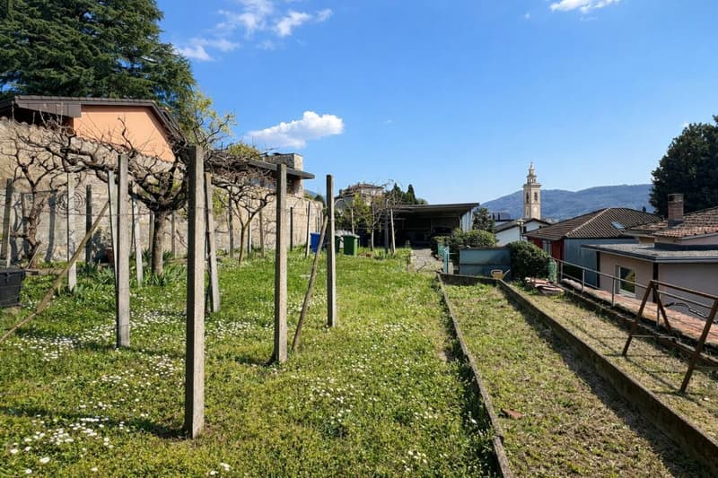 Villa élégante d'époque avec jardin et terrasses au cœur de Balerna (11)