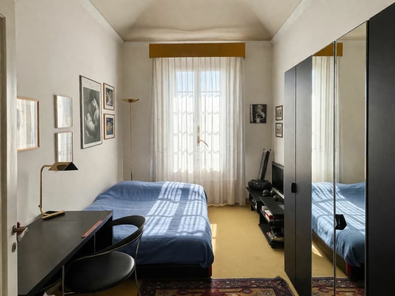 Villa élégante d'époque avec jardin et terrasses au cœur de Balerna (34)