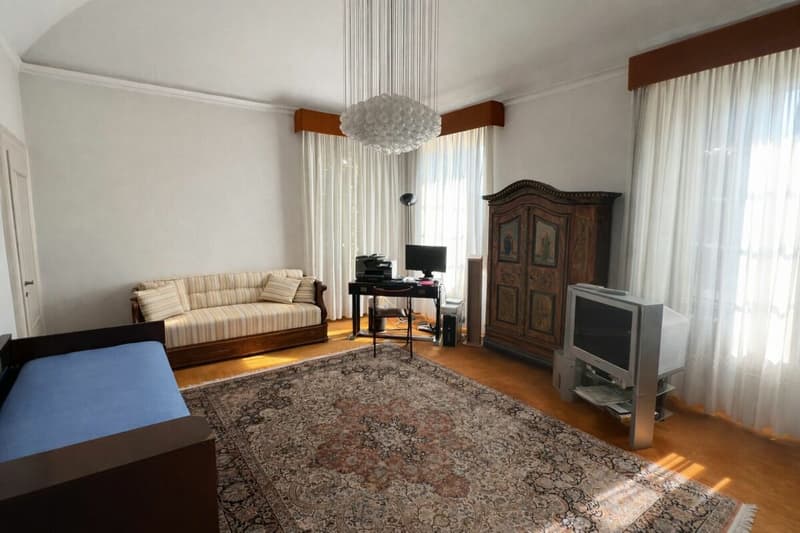 Villa élégante d'époque avec jardin et terrasses au cœur de Balerna (28)
