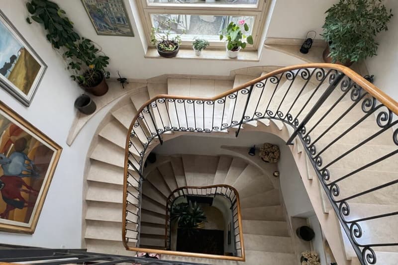 Villa élégante d'époque avec jardin et terrasses au cœur de Balerna (19)