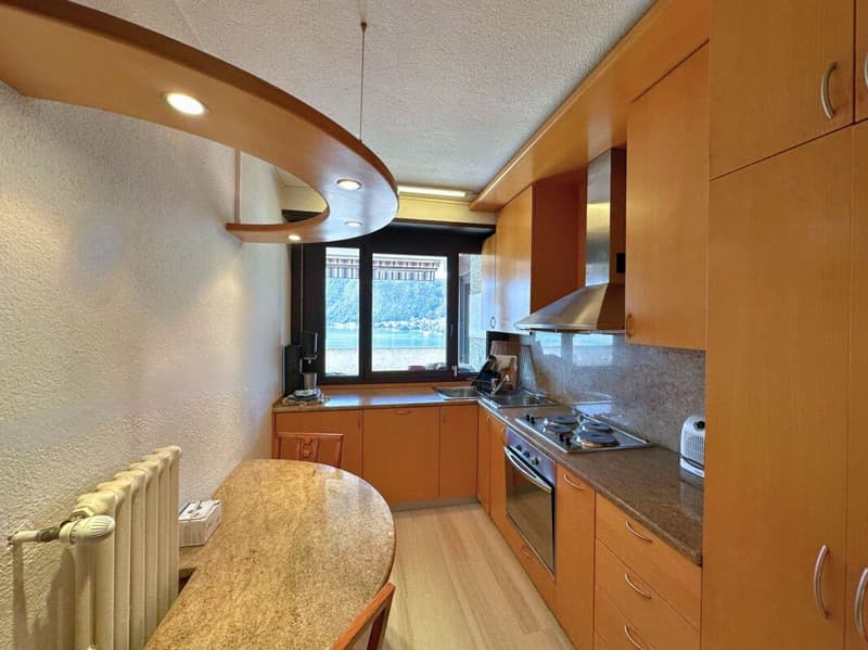 Interessante appartamento di 5.5 locali con grande terrazza e splendida vista lago (14)