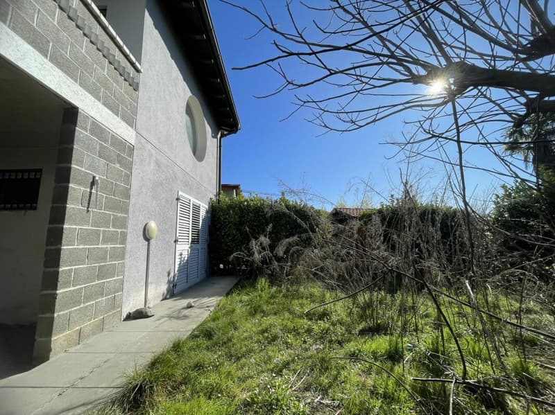 Interesting single-family house with independent apartment and garden (3)