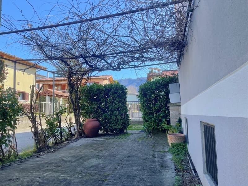 Interesting single-family house with independent apartment and garden (11)