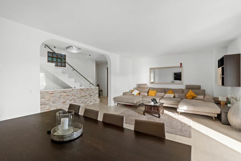 Single-family or semi-detached house with garden and open view (5)