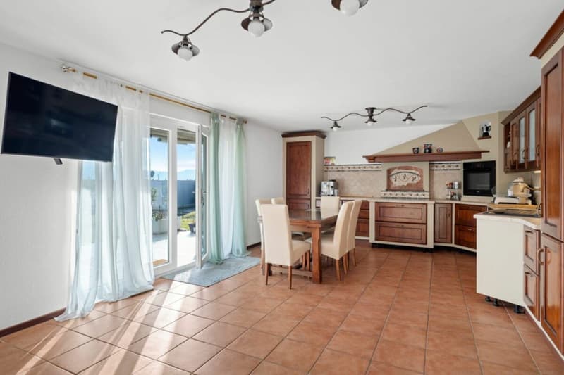 Single-family or semi-detached house with garden and open view (21)