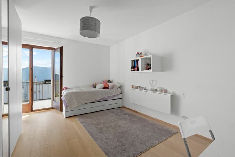 Single-family or semi-detached house with garden and open view (12)