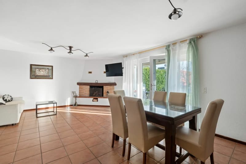 Single-family or semi-detached house with garden and open view (19)