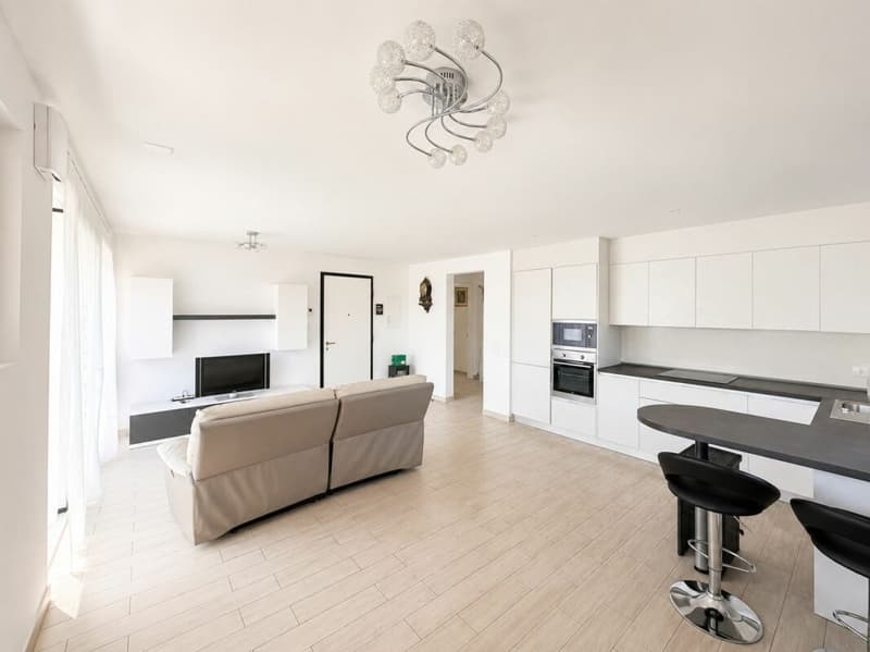 Helles 3.5-Zimmer-Apartment im letzten Stock mit offener Aussicht (6)