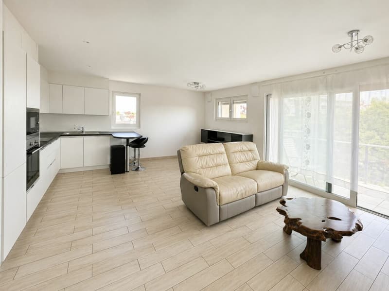 Helles 3.5-Zimmer-Apartment im letzten Stock mit offener Aussicht (4)