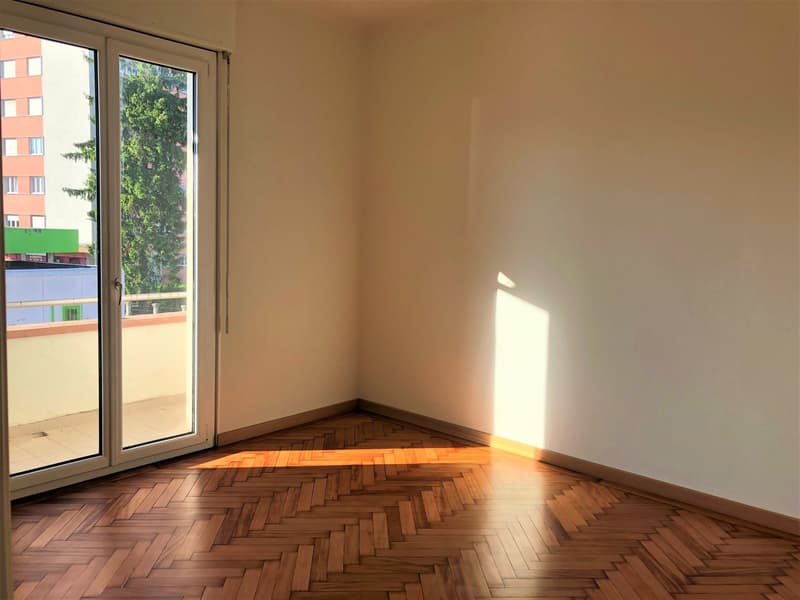 Appartement rénové avec place de parking, pas de frais de charges, 1 mois gratuit (2)