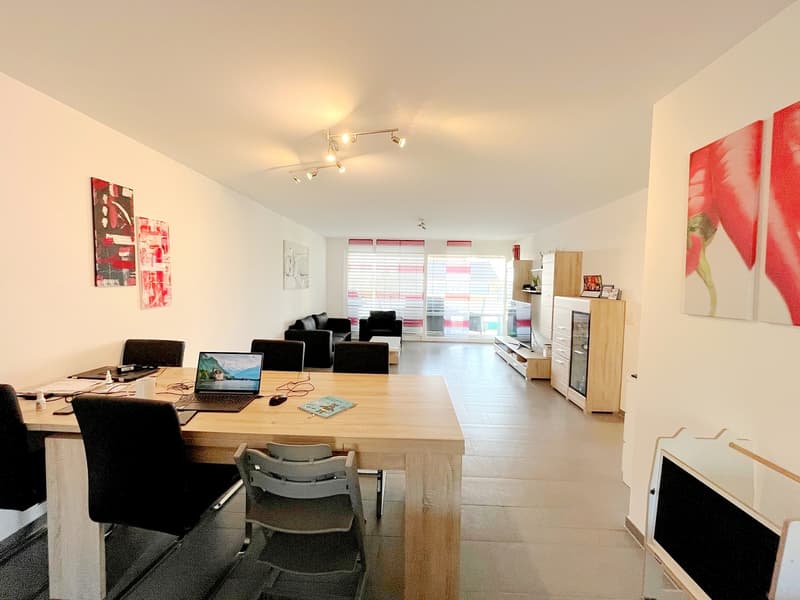 k-Wohnzimmer mit Essbereich