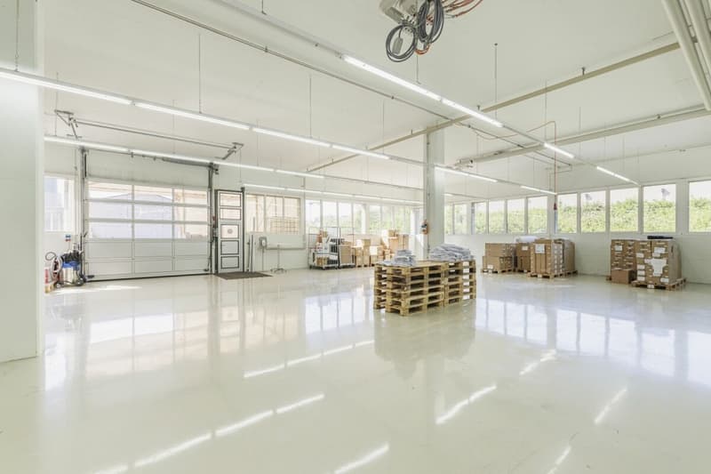 Spazio commerciale versatile e flessibile con collegamento di alta qualità a Schaffhausen (11)