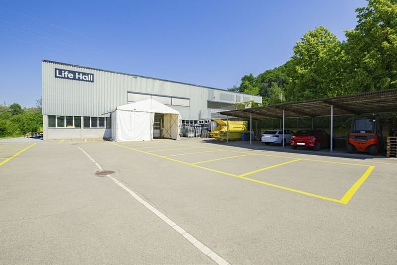 Spazio commerciale versatile e flessibile con collegamento di alta qualità a Schaffhausen (13)