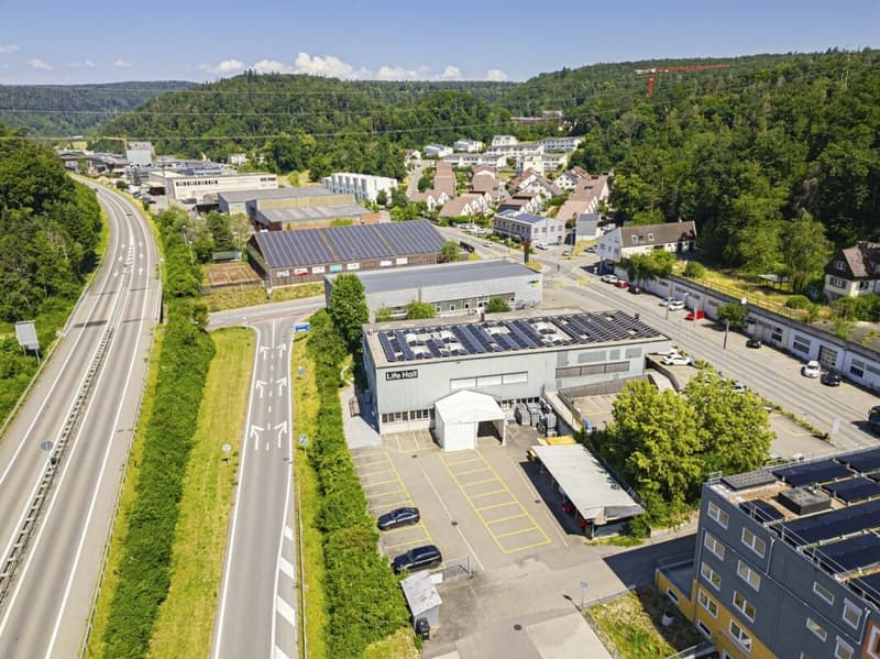 Spazio commerciale versatile e flessibile con collegamento di alta qualità a Schaffhausen (1)