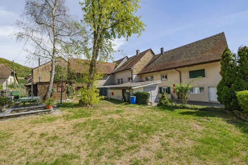 CHARMANTES MEHRFAMILIENHAUS - STETS VOLLVERMIETET - ENORMES POTENZIAL VORHANDEN (4)