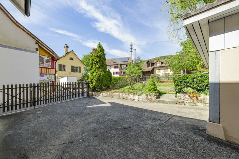 CHARMANTES MEHRFAMILIENHAUS - STETS VOLLVERMIETET - ENORMES POTENZIAL VORHANDEN (8)