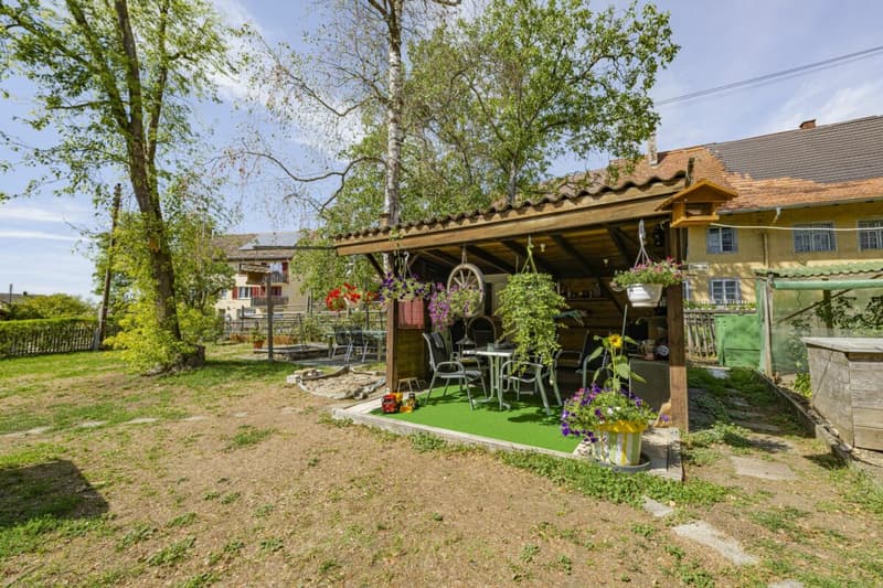CHARMANTES MEHRFAMILIENHAUS - STETS VOLLVERMIETET - ENORMES POTENZIAL VORHANDEN (10)
