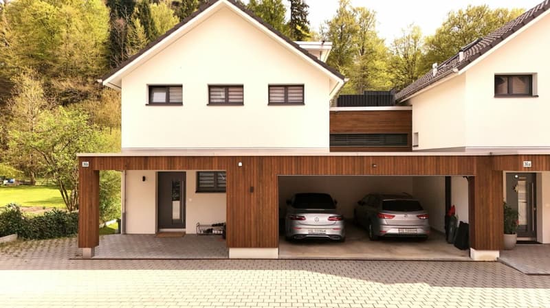 Living on the edge of the forest - exclusive 5.5-room terraced house (4)