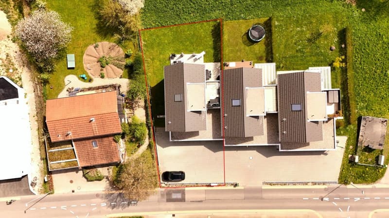 Living on the edge of the forest - exclusive 5.5-room terraced house (2)