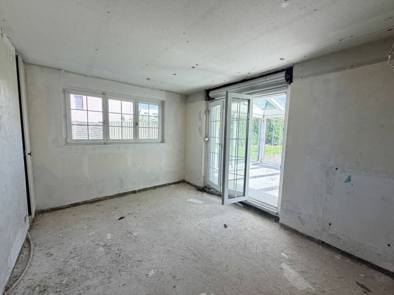 5.5 Room House with Potential (10)