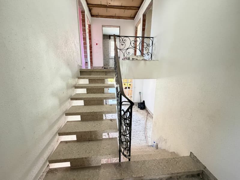 5.5 Room House with Potential (14)