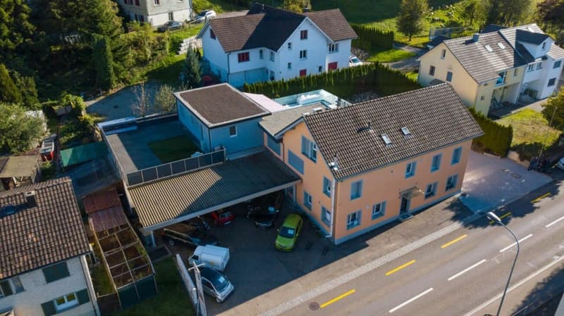 Grosszügig wohnen, flexibel nutzen - mit Pool und Gewerbefläche (10)