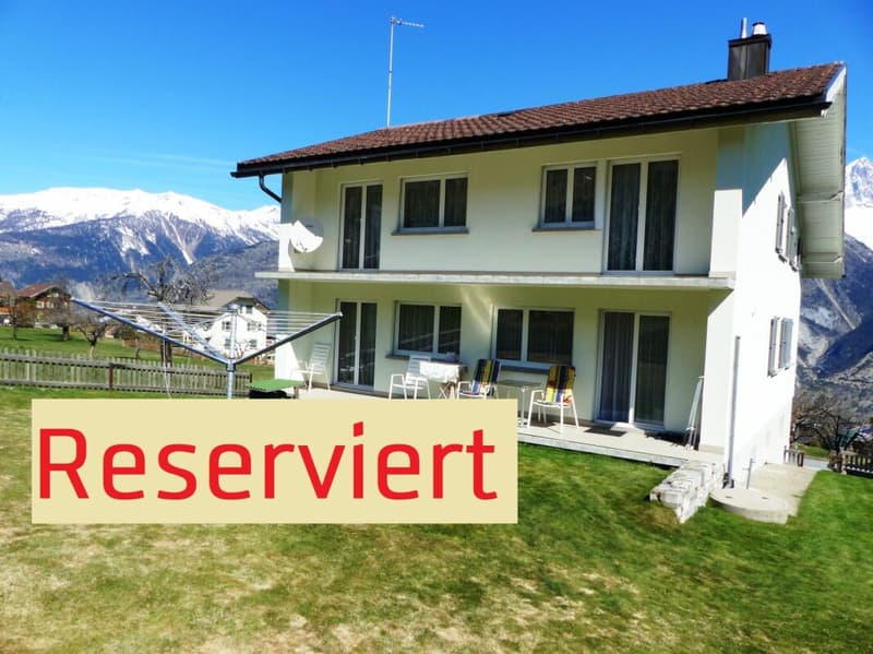 Grosses 9 Zi.- Einfamilienhaus mit viel Potenzial an traumhafter Lage (1)