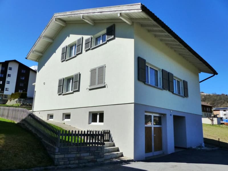 Large 9-room single-family house with great potential in a dream location (14)