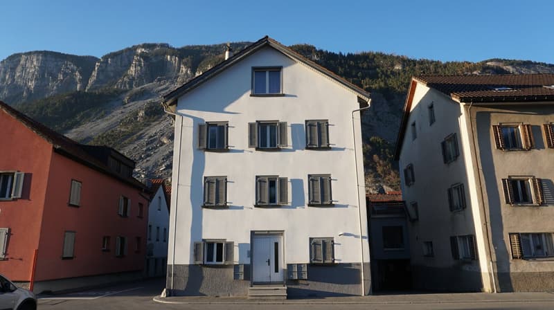 Felsberg - Mehrfamilienhaus mit 5 Wohnungen und Werkstatt/Lager (1)