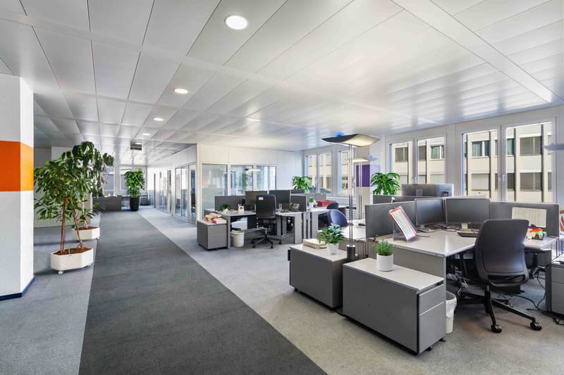 Espaces de bureau modernes près de la gare de Glattbrugg (6)