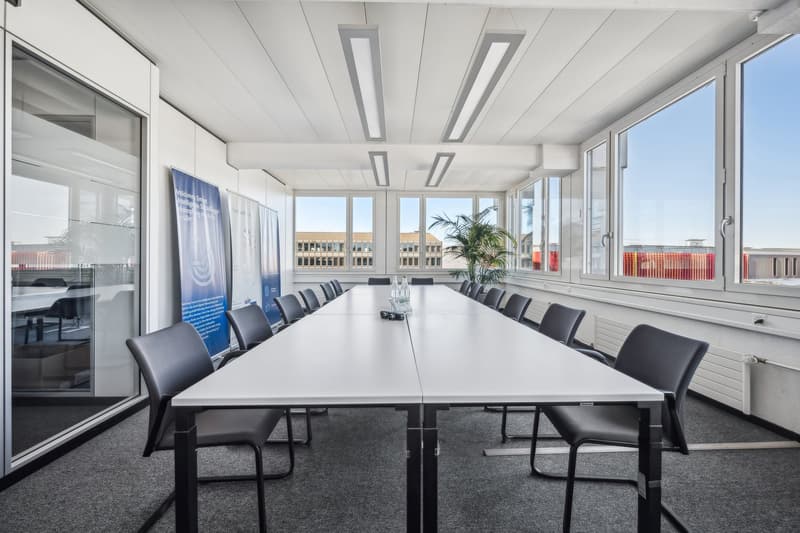 3 months' rent free for renovated office space with flexible room structure (3)