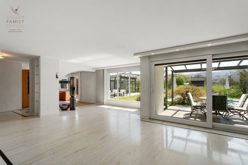 Elegant single-family house with a dreamy garden and pool idyll (10)