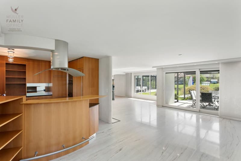 Elegant single-family house with a dreamy garden and pool idyll (11)