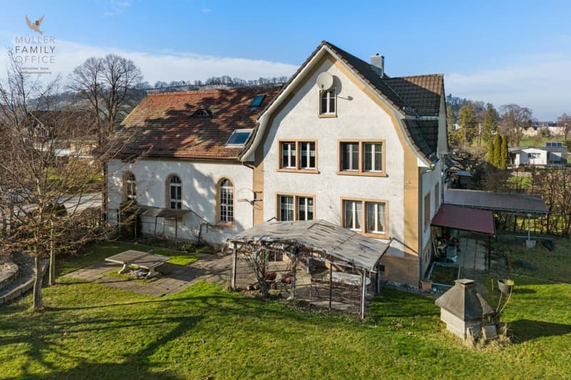 Exceptional single-family house (former church) in a quiet location with great development potential (multi-generational house possible) (4)