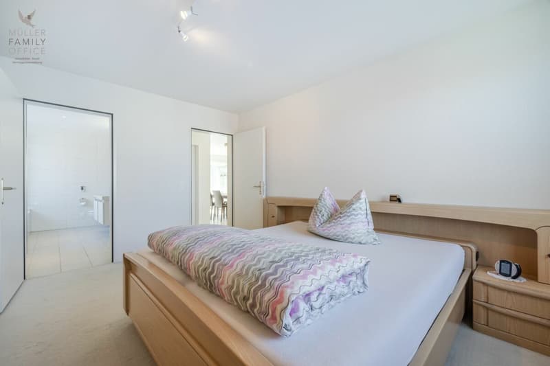 Beautiful and very well-maintained 4 1/2 room apartment in the "Alti Moschti" development (11)
