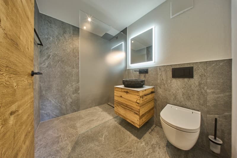 High-quality, newly renovated 3.5-room apartment in Alpenchic style with panoramic views (9)
