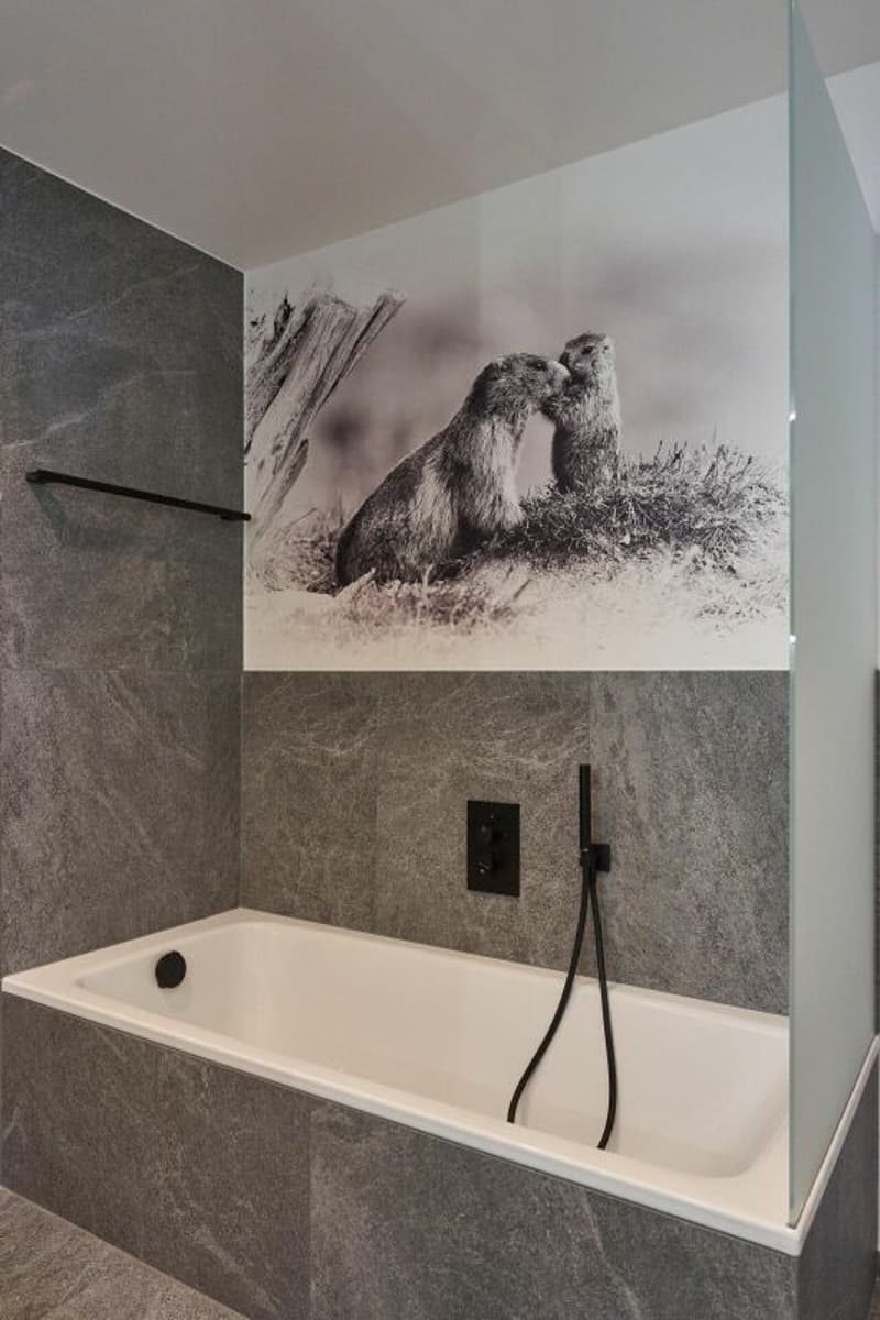 High-quality, newly renovated 3.5-room apartment in Alpenchic style with panoramic views (12)