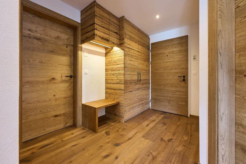 High-quality, newly renovated 3.5-room apartment in Alpenchic style with panoramic views (2)