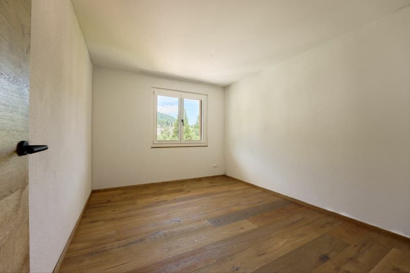 High-quality, newly renovated 3.5-room apartment in Alpenchic style with panoramic views (8)