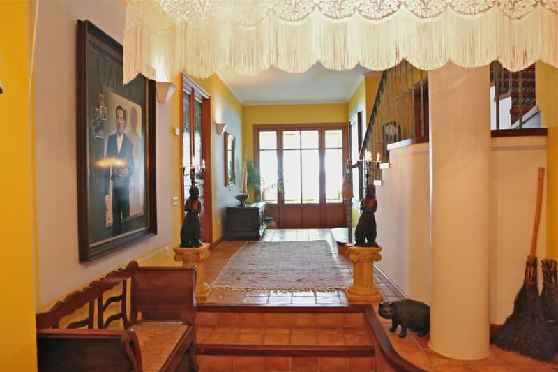 Villa Altea in Alicante (Spanien) - feinstes Wohnen auf 3 Etagen (6)