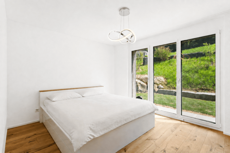 Wohnen wie im Einfamilienhaus - Exklusive 4 1/2 Zimmer-Gartenwohnung mit schöner Seesicht, viel Privatsphäre und hochwertigem Ausbau (12)