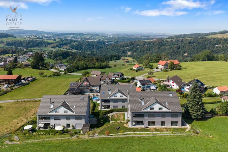 Vivere come in una casa unifamiliare - Appartamento di giardino esclusivo 4 1/2 locali con bella vista sul lago, molta privacy e costruzione di alta qualità (2)