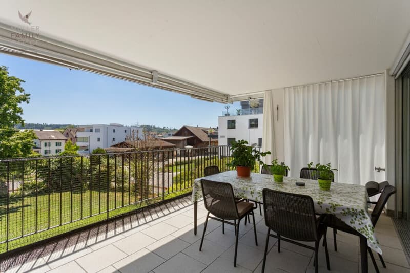 Exklusive 4 1/2 Zimmer-Wohnung im Herzen von Seuzach (3)