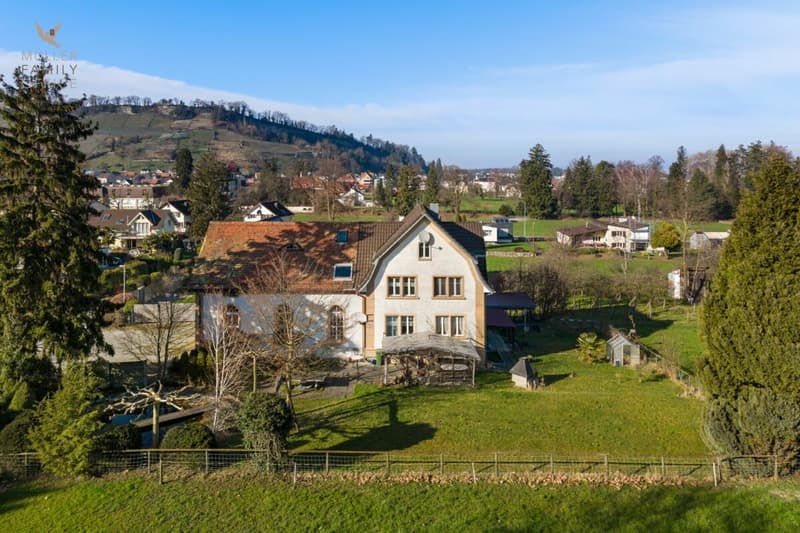 Aussergewöhnliches Einfamilienhaus (ehemaliges Kirchlein) an ruhiger Lage mit viel Entwicklungspotenzial (Mehrgenerationenhaus möglich) (4)