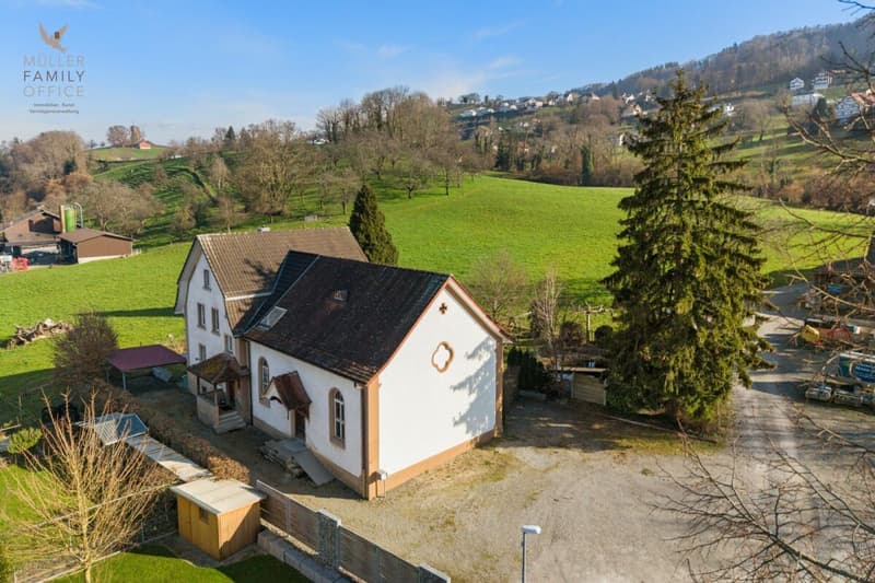 Aussergewöhnliches Einfamilienhaus (ehemaliges Kirchlein) an ruhiger Lage mit viel Entwicklungspotenzial (Mehrgenerationenhaus möglich) (6)