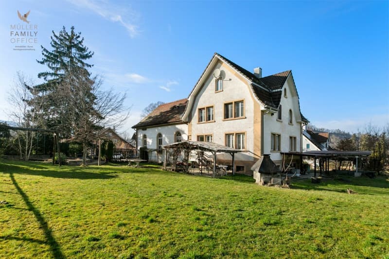 Aussergewöhnliches Einfamilienhaus (ehemaliges Kirchlein) an ruhiger Lage mit viel Entwicklungspotenzial (Mehrgenerationenhaus möglich) (2)